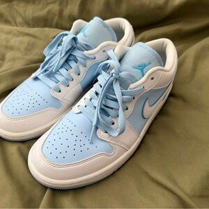 Jordan Low Top Sneakers - Light Blue & White
